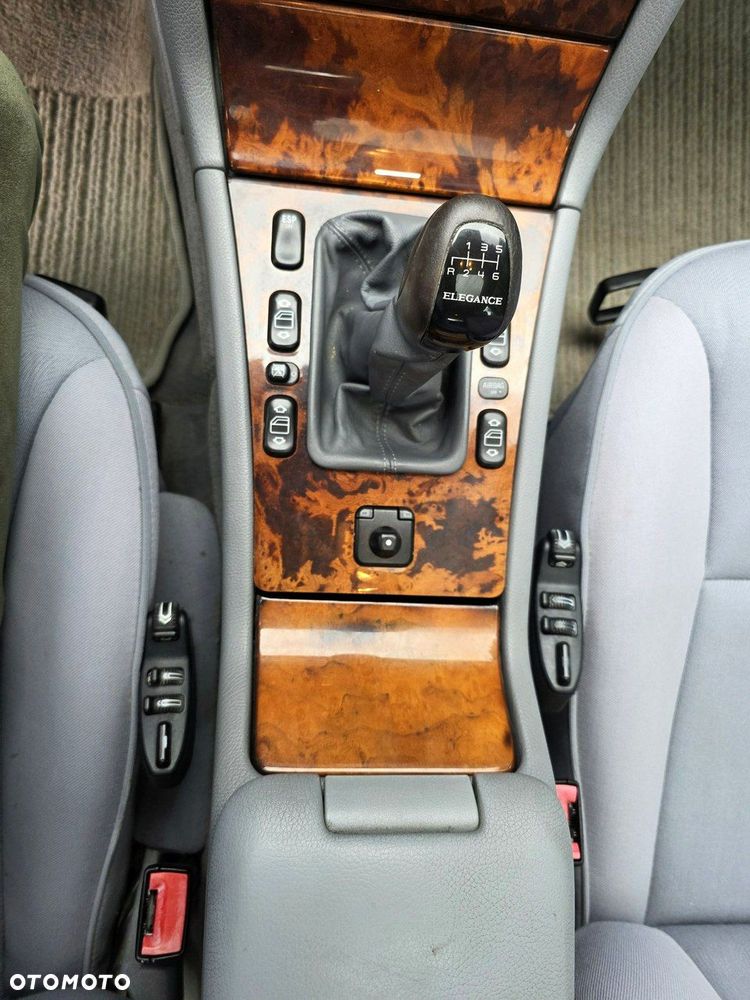 Mercedes-Benz Klasa E - 20