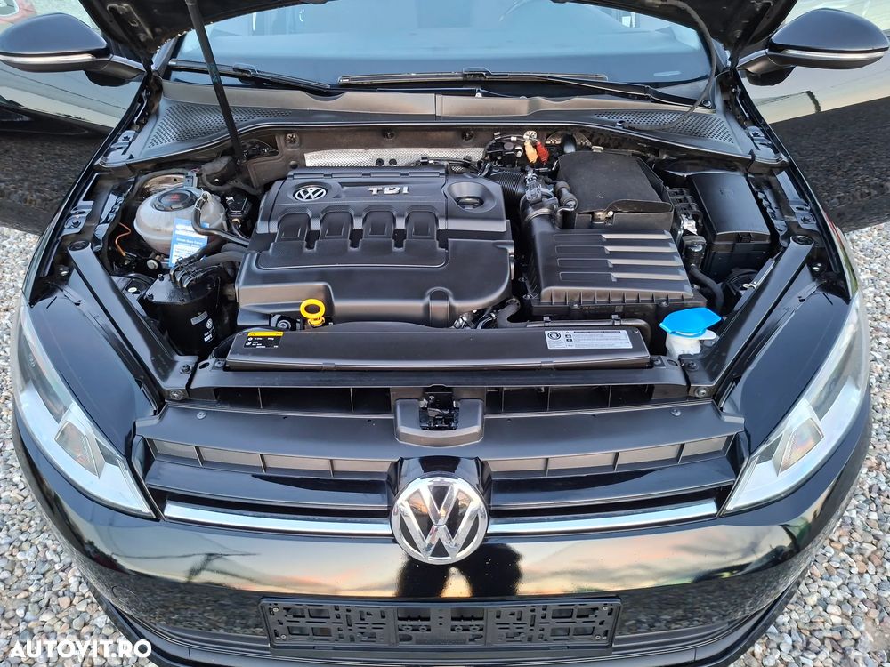 Volkswagen Golf - 17