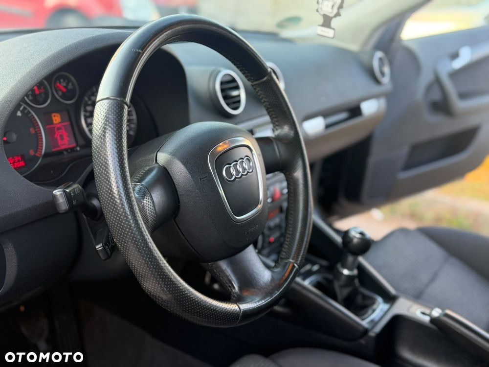 Audi A3 Sportback 2.0 TDI DPF Ambiente - 19