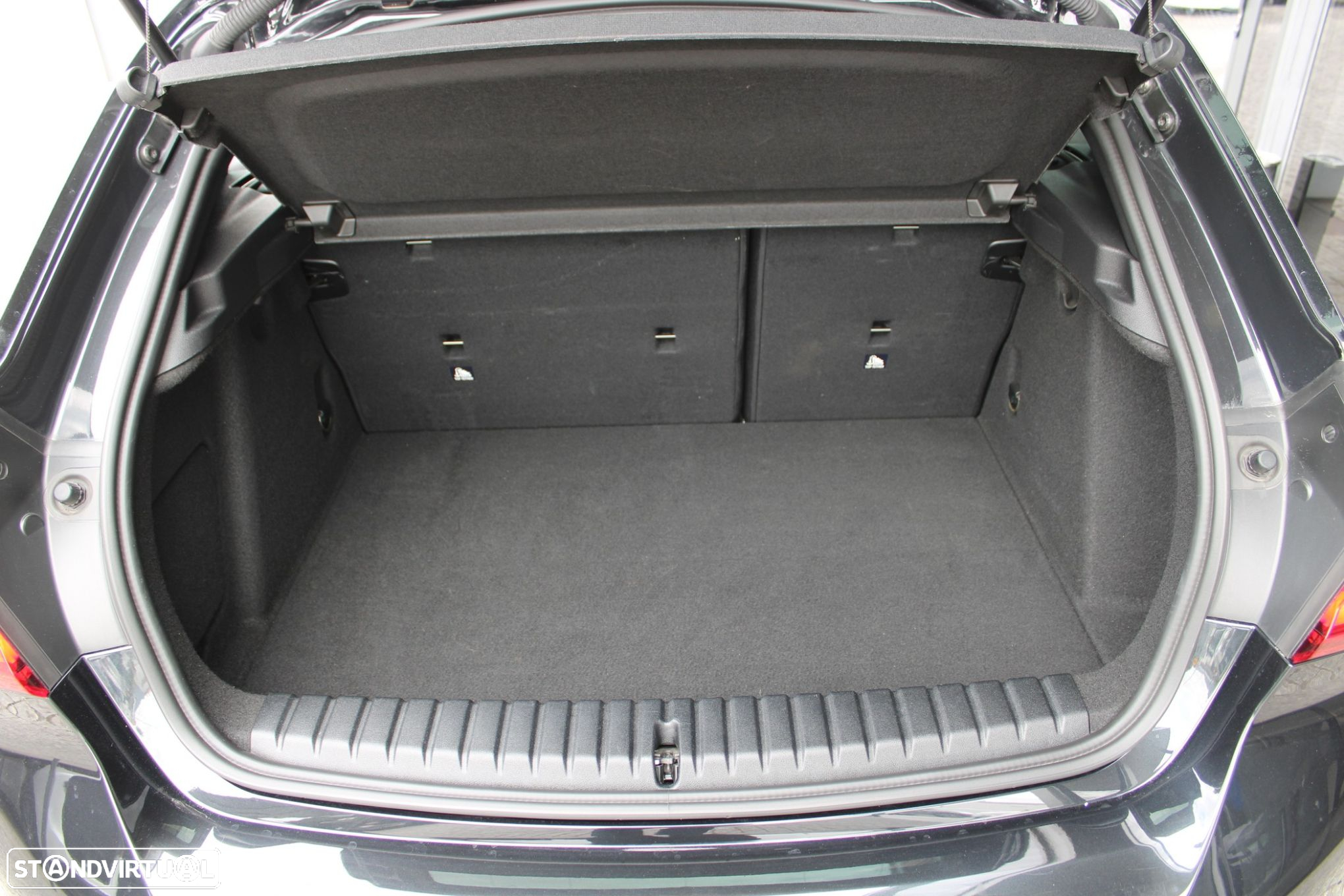 BMW 118 i Pack Desportivo M Auto - 8