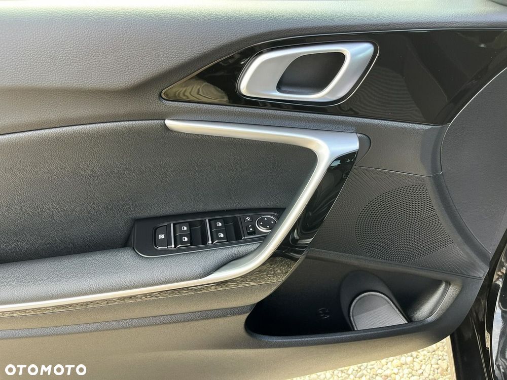 Kia Ceed 1.6 GDI PHEV L DCT - 34