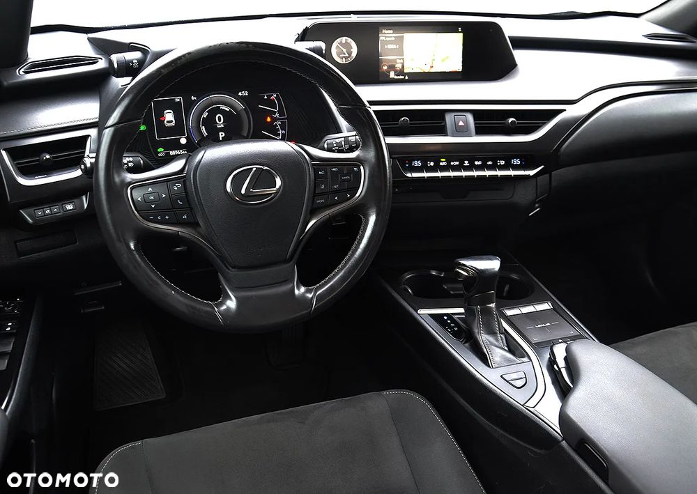 Lexus UX 250h Business Edition - 9