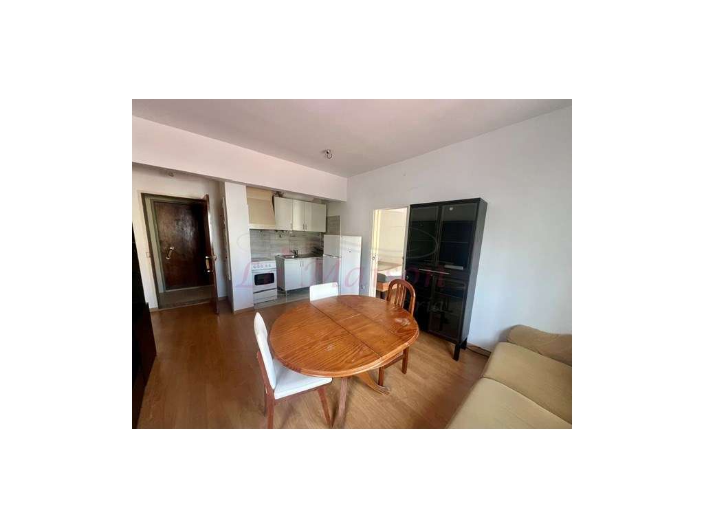 Apartamento T1+1 com varanda - Grande imagem: 2/17