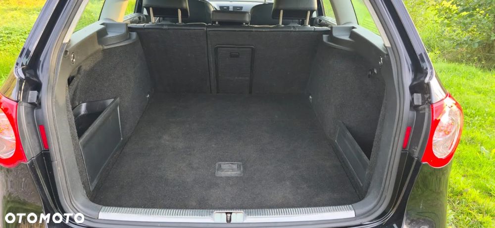 Volkswagen Passat Variant 3.2 V6 FSI 4Motion DSG Highline - 11