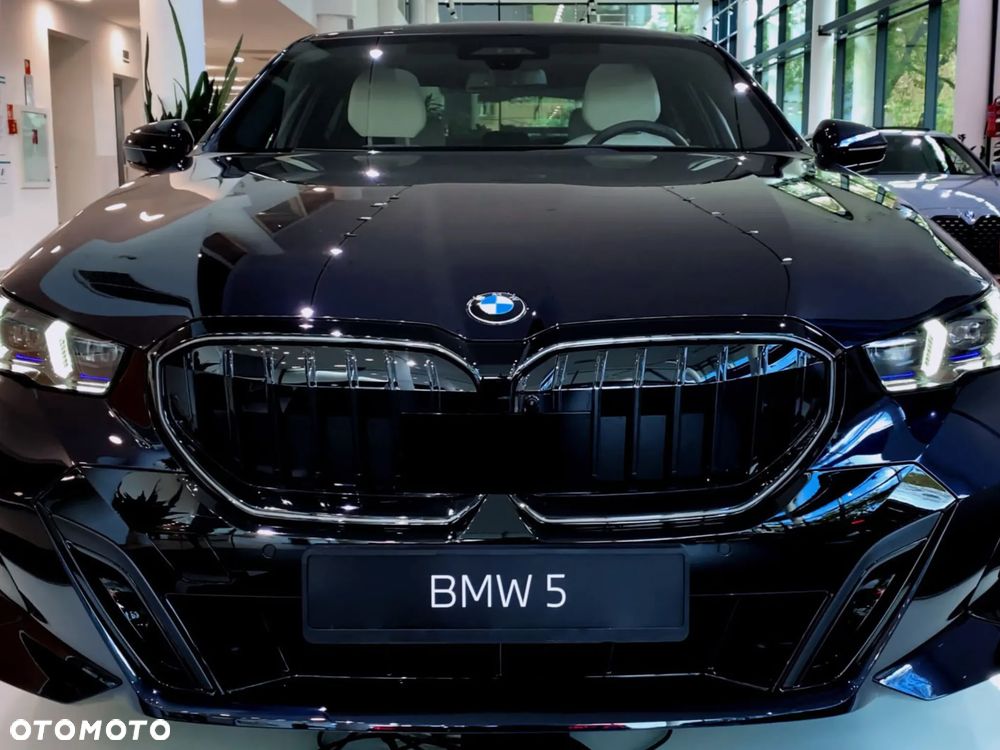 BMW Seria 5 540d xDrive mHEV M Sport - 9