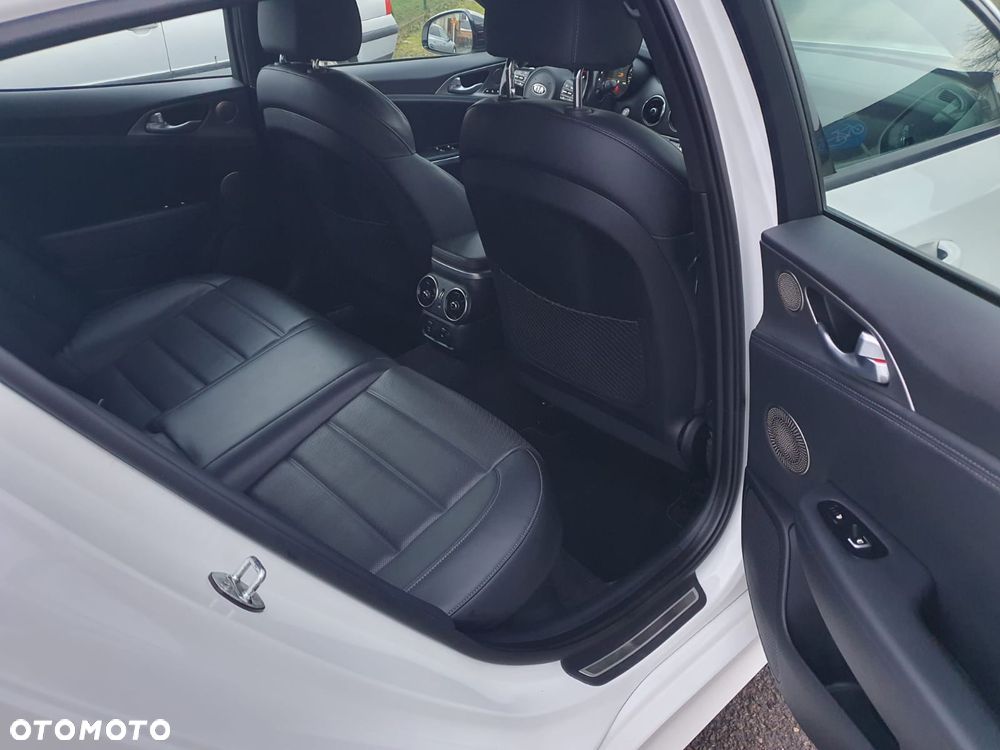 Kia Stinger 2.0 T-GDI GT Line - 14