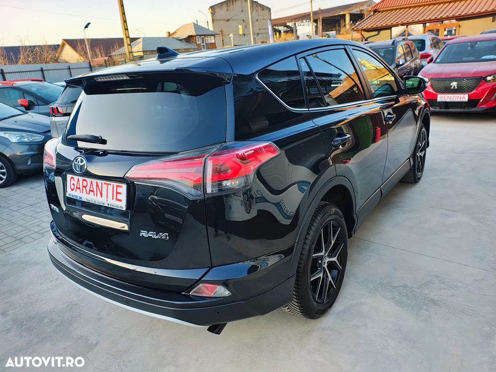 Toyota RAV4 2.0 D-4D 4x2 Start-Stop Executive - 4