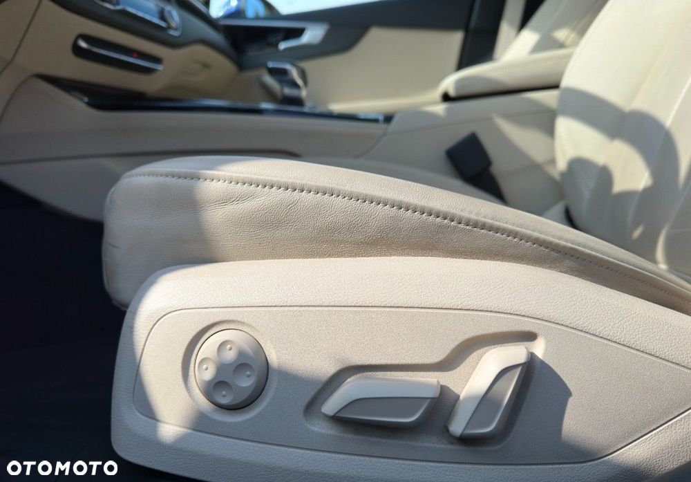 Audi A4 Limousine - 11