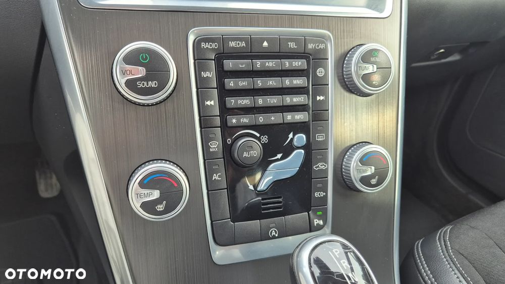 Volvo XC 60 D4 Geartronic Momentum - 12