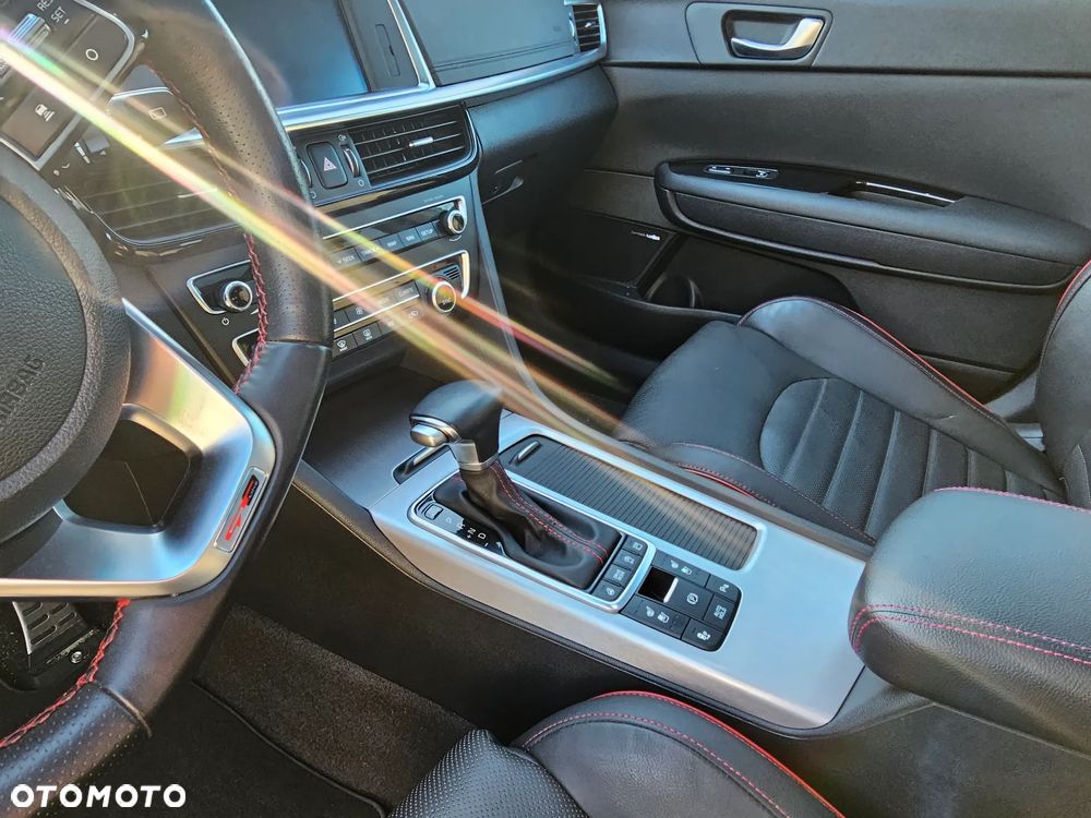 Kia Optima Sportagon 1.6 T-GDI DCT OPF GT Line - 24