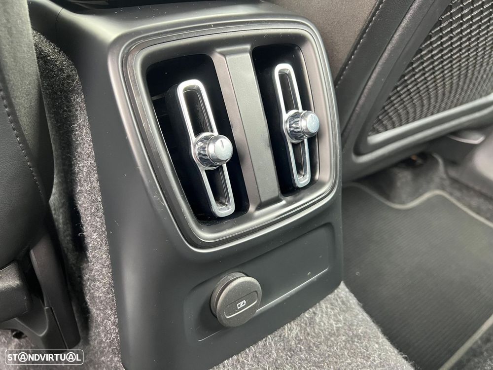 Volvo XC 40 - 24