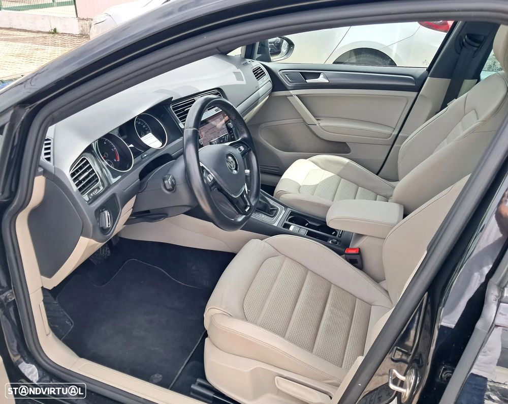 Volkswagen Golf Variant 1.6 TDi Confortline DSG — fotografia 8