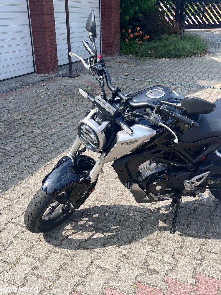 Honda CB - 11
