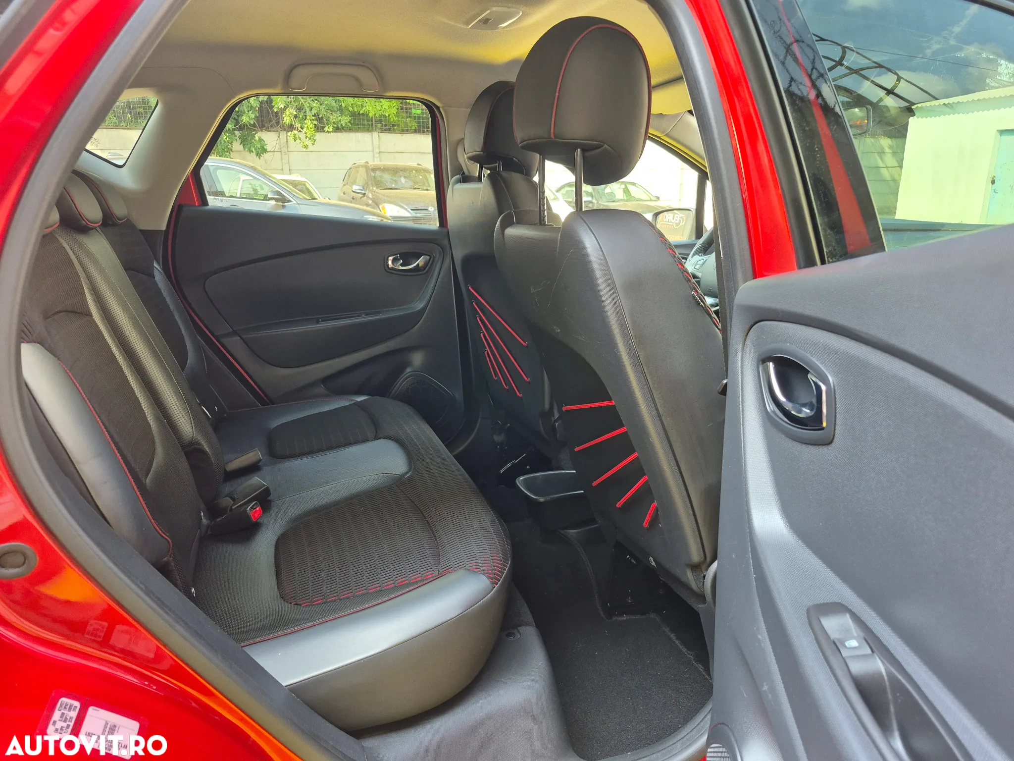 Renault Captur TCe 120 EDC Helly Hansen - 13