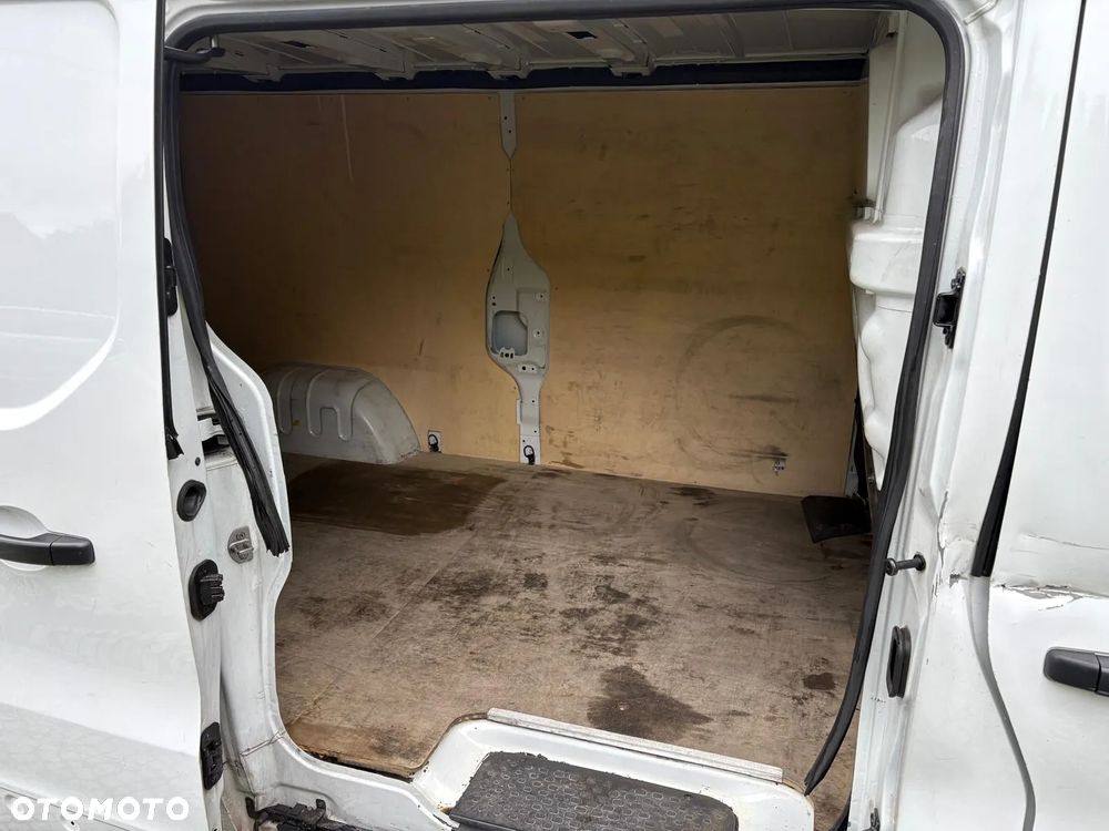 Renault Trafic - 12