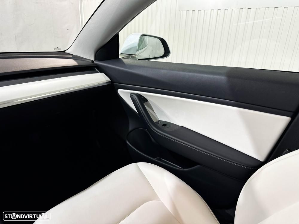 Tesla Model 3 Long-Range Dual Motor AWD - 30