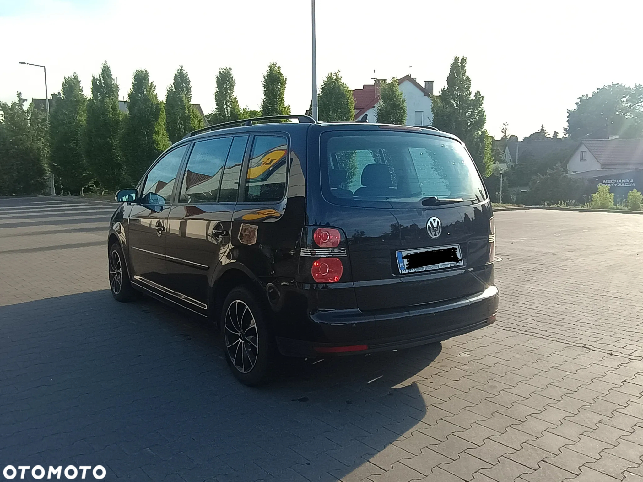 Volkswagen Touran 2.0 TDI DPF Comfortline - 2