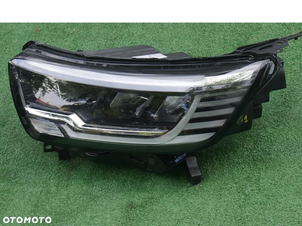 RENAULT KANGOO IV 4 2021 PRZÓD MASKA BIAŁA ZDERZAK GRILL LAMPY FULL LED BŁOTNIKI BELKA KIEROWNICE POWIETRZA - 3