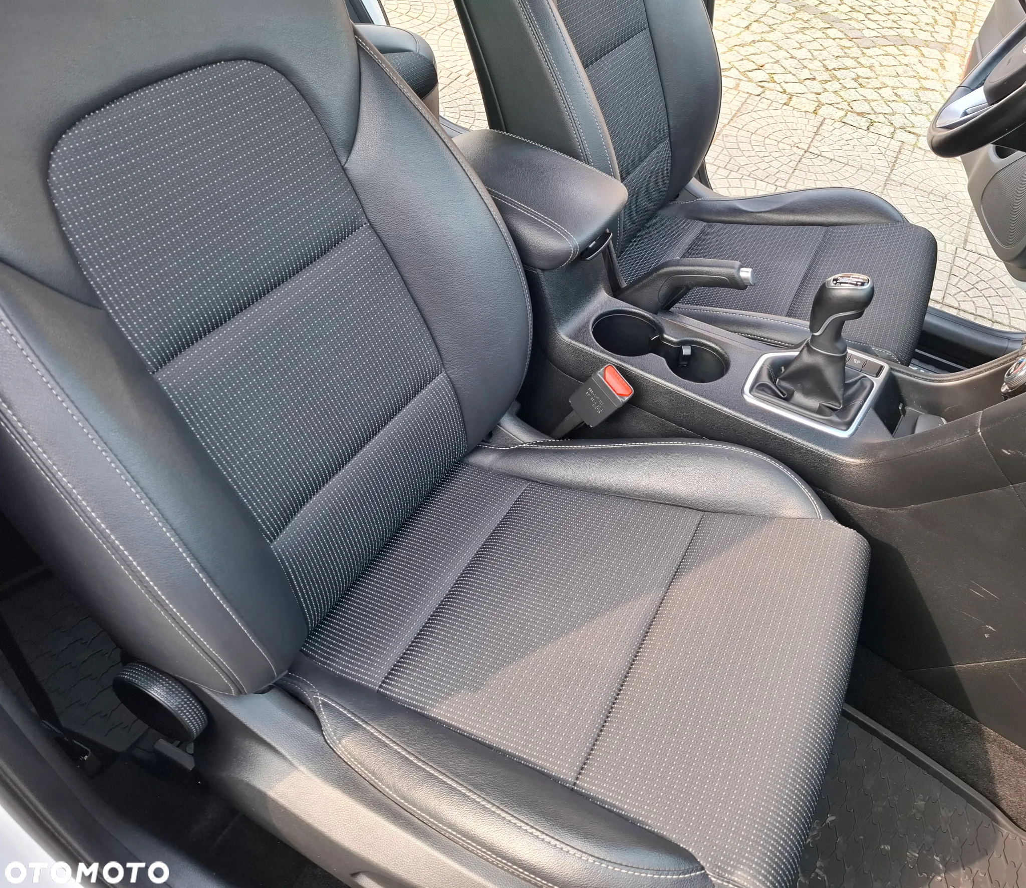 Kia Sportage 1.6 T-GDI Black Edition 2WD - 24