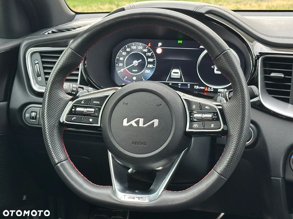 Kia ProCeed - 26