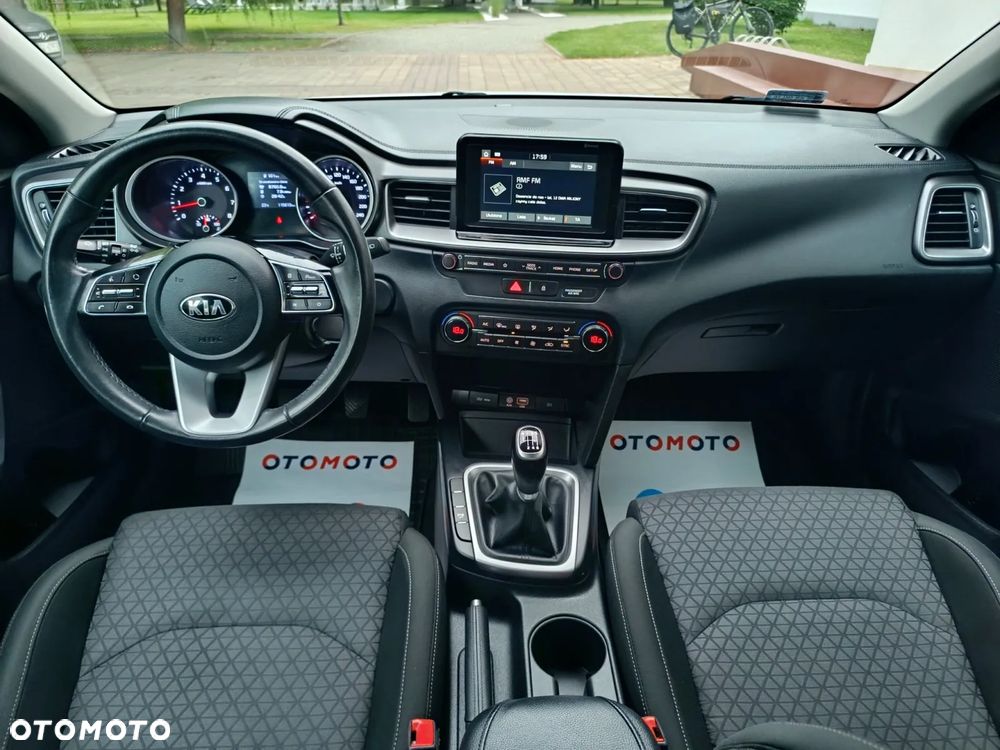 Kia Ceed 1.4 L Business Line Plus - 28