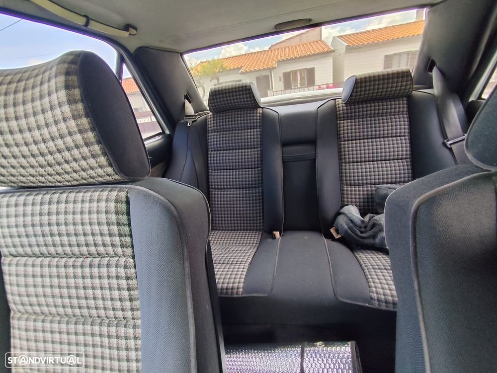 Mercedes-Benz W201 (1982-1993) 190 D 2.5 - 7