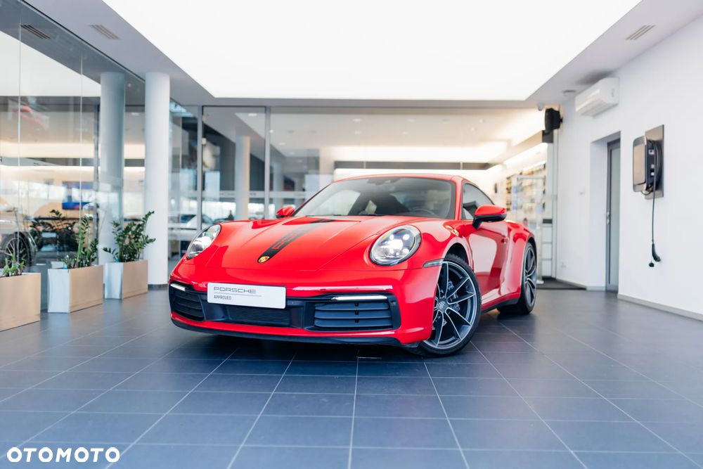 Porsche 911 Carrera - 4