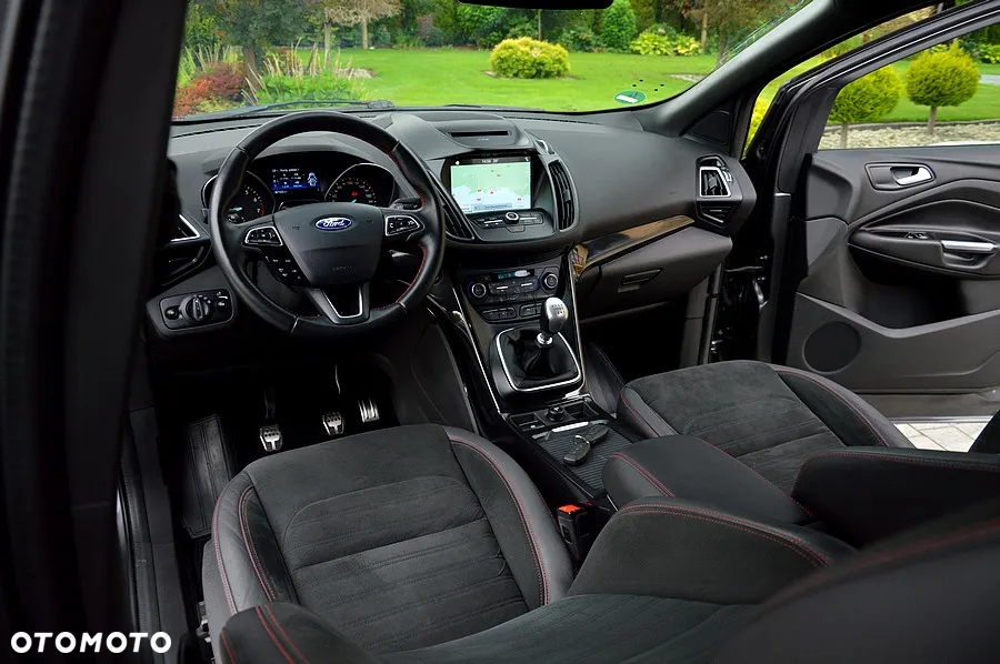 Ford Kuga 1.5 EcoBoost 2x4 ST-Line - 26