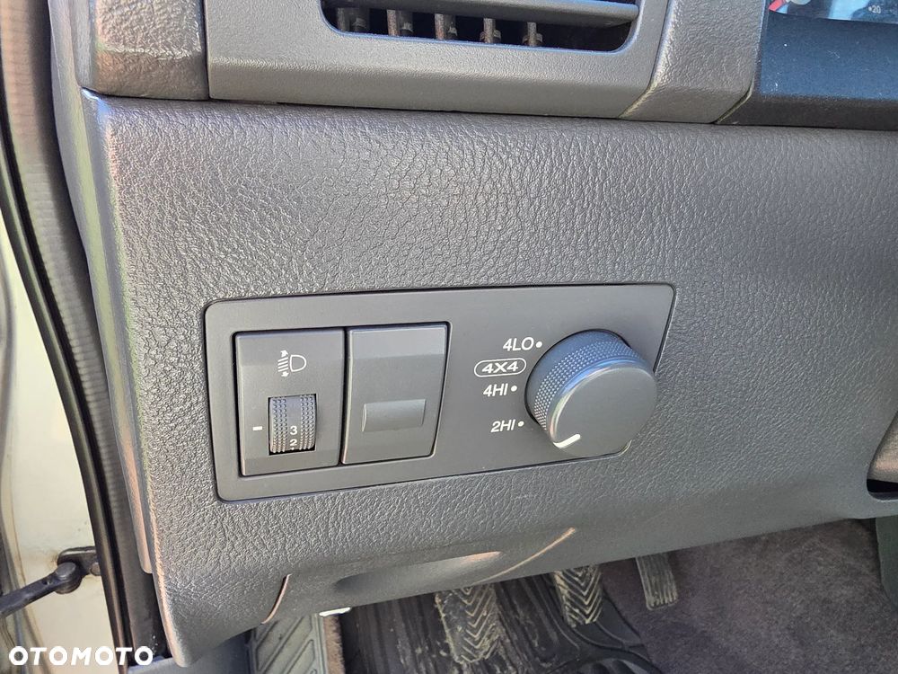 Kia Sorento 2.5 CRDi (air) - 14