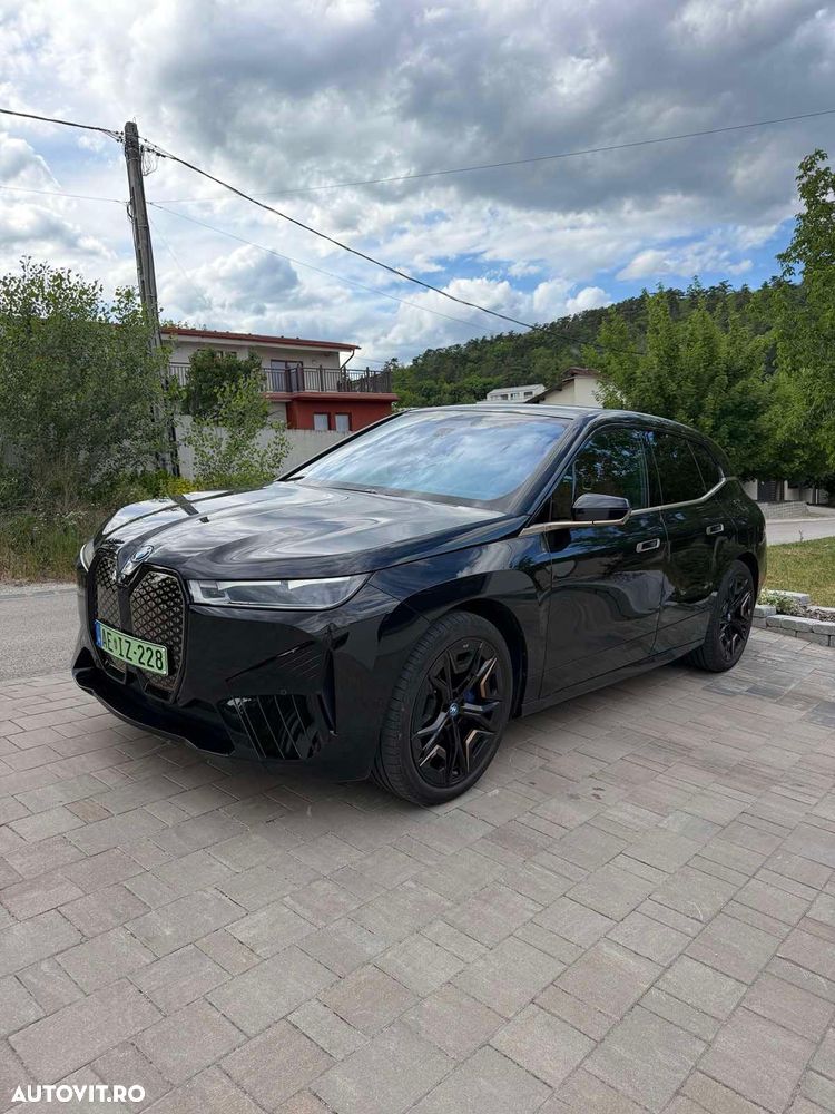 BMW iX - 1