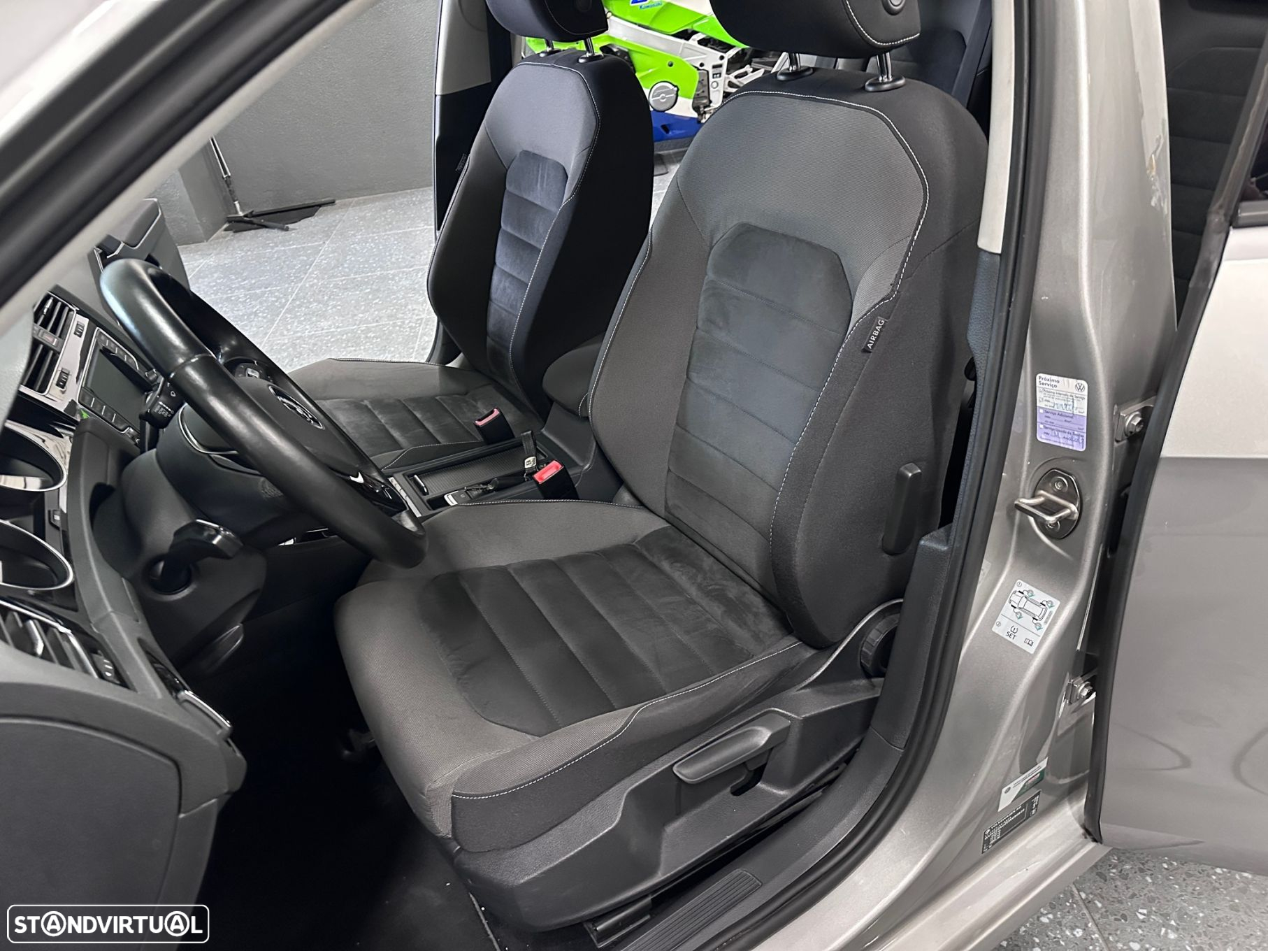 VW Golf 1.6 TDi Highline - 11