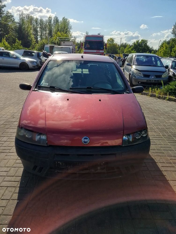 Fiat Punto II (99-03r.) 1.2 B 58KM. Silnik 188 A4.000 Skrzynia.Cały na części. GWARANCJA !!! Przód Tył Zestaw Komplet Drzwi Klapa Zderzak Błotnik Maska Grill Atrapa Szyba Pas Lampa Lusterko Boczki Fotel Kanapa Kokpit Deska Rozdzielcza Przełącznik Włącznik Sterownik Przewody Wiązka Instalacja Moduł Komputer Czujnik Listwa Pompa Alternator Wtryski Głowica Rozrusznik Kompresor Sprzęgło Dwumas Silnik Skrzynia ABS Klimatyzacji Paliwa Wspomagania Kolektor Turbina Przepustnica Zawór Chłodnica Koło Hak Belka Sanki Zawieszenie Mcpherson Półoś Amortyzator Wydech Tłumik Zacisk Most - 2