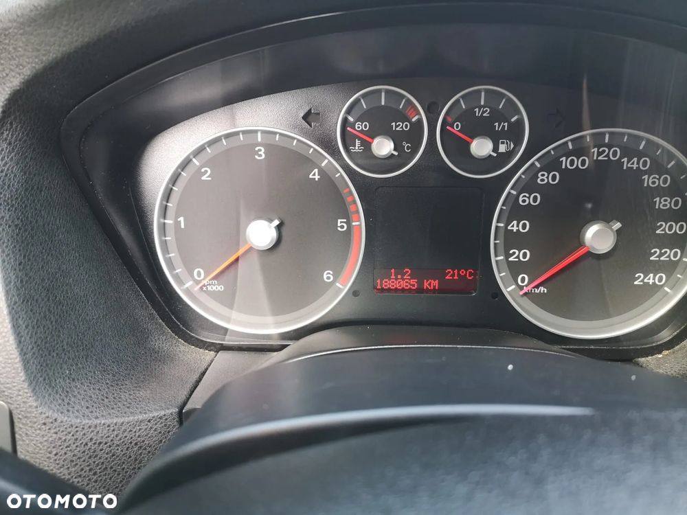 Ford Focus 1.6 TDCi DPF Ghia - 9