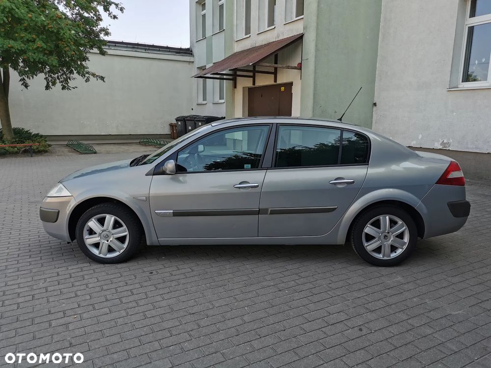Renault Megane 1.4 Confort Authentique - 4