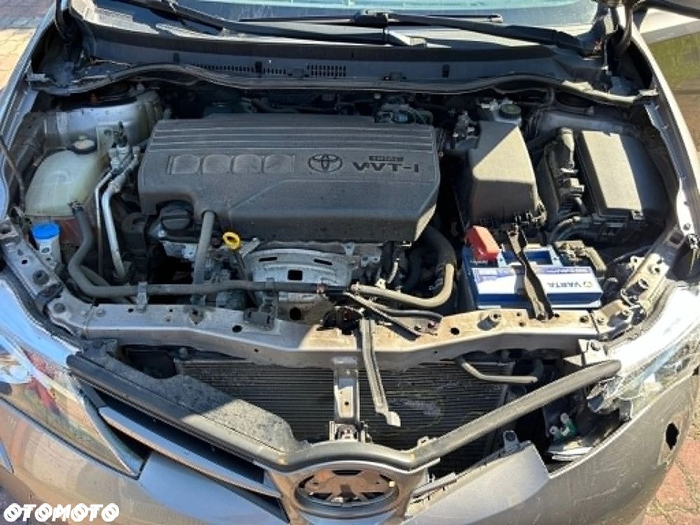 Toyota Auris 1.33 Dual-VVT-i - 8