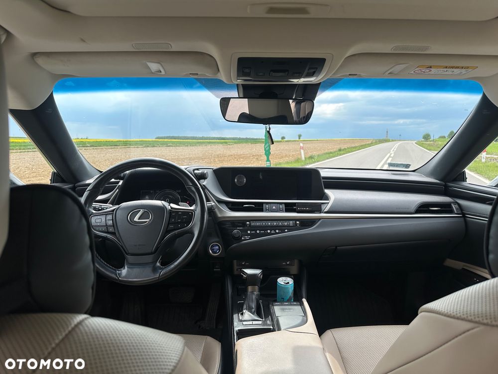 Lexus ES 300h Business Edition + - 15