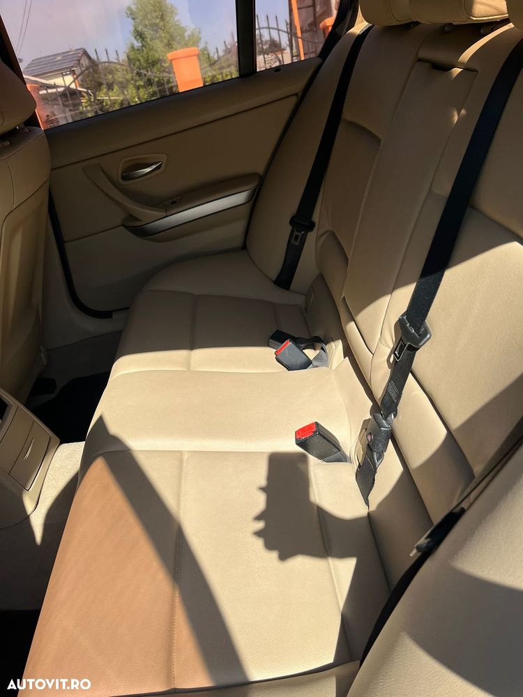 BMW Seria 3 320i Aut. - 9