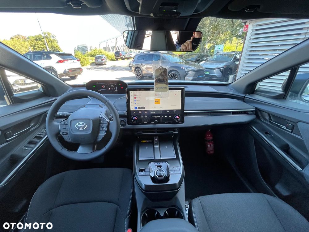 Toyota C-HR+ - 10
