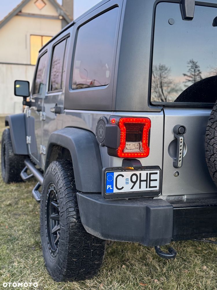 Jeep Wrangler - 10