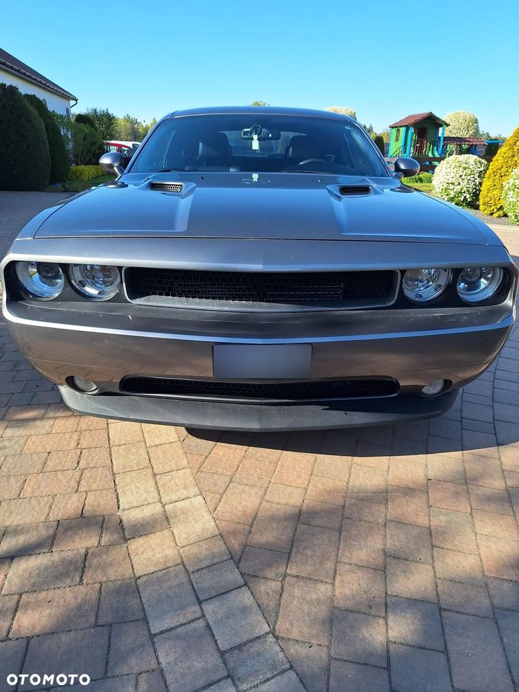 Dodge Challenger - 8