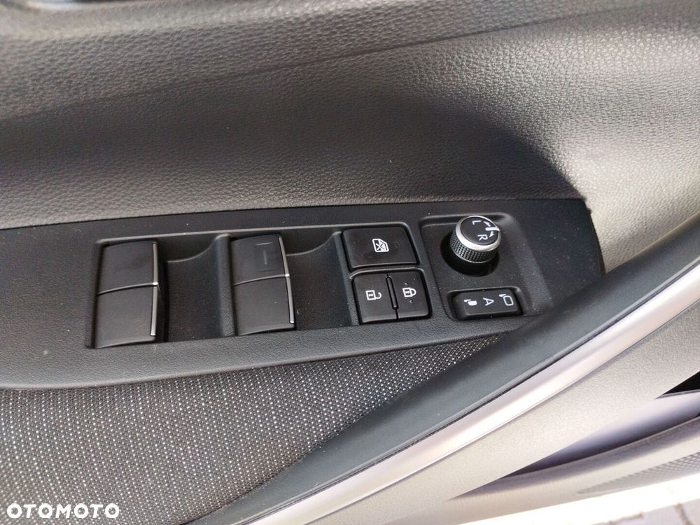 Toyota Corolla - 22