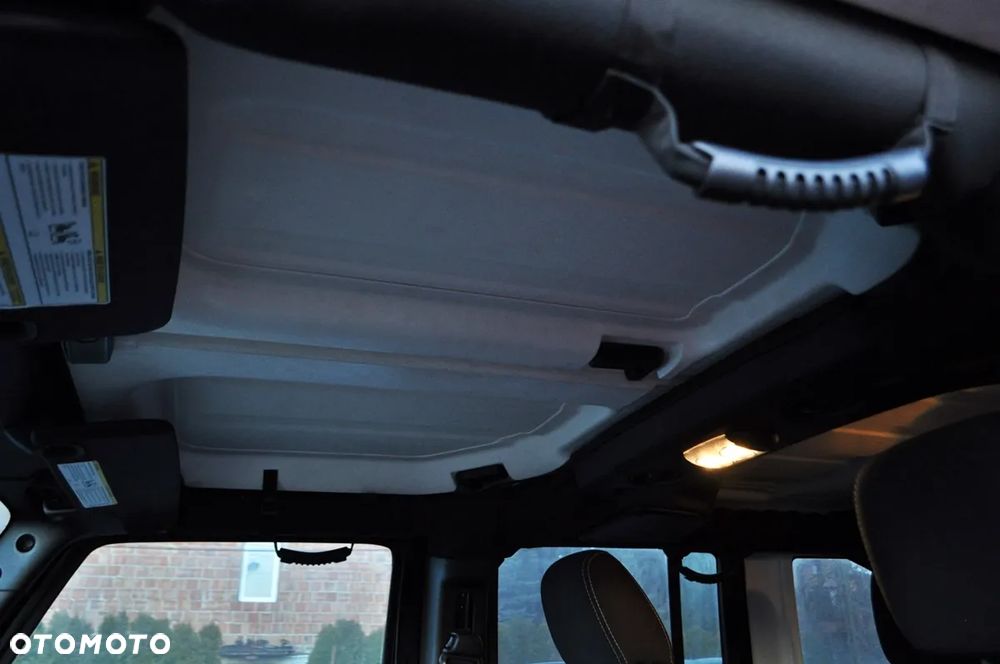 Jeep Wrangler 3.6 Unlim Sahara - 17