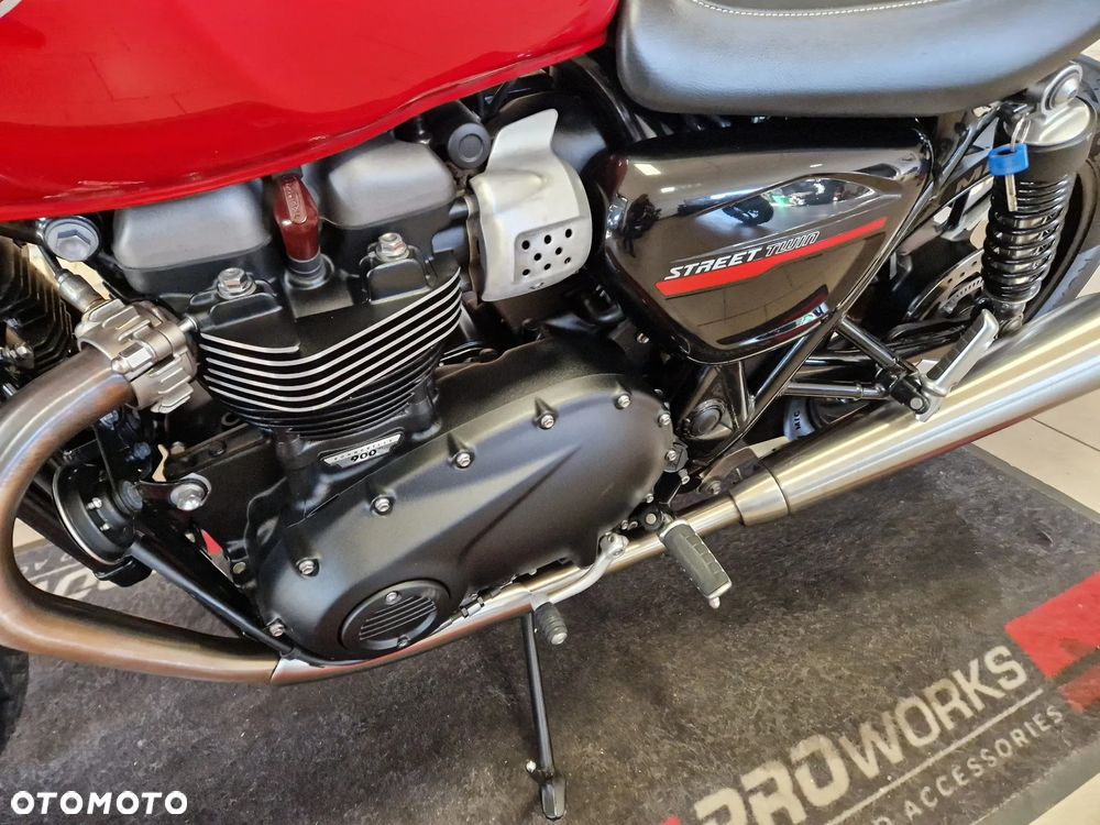 Triumph Street Twin - 14