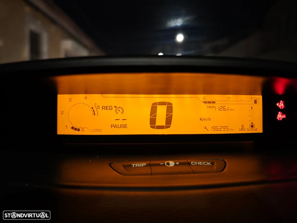 Citroën C4 1.6 HDi SX - 9