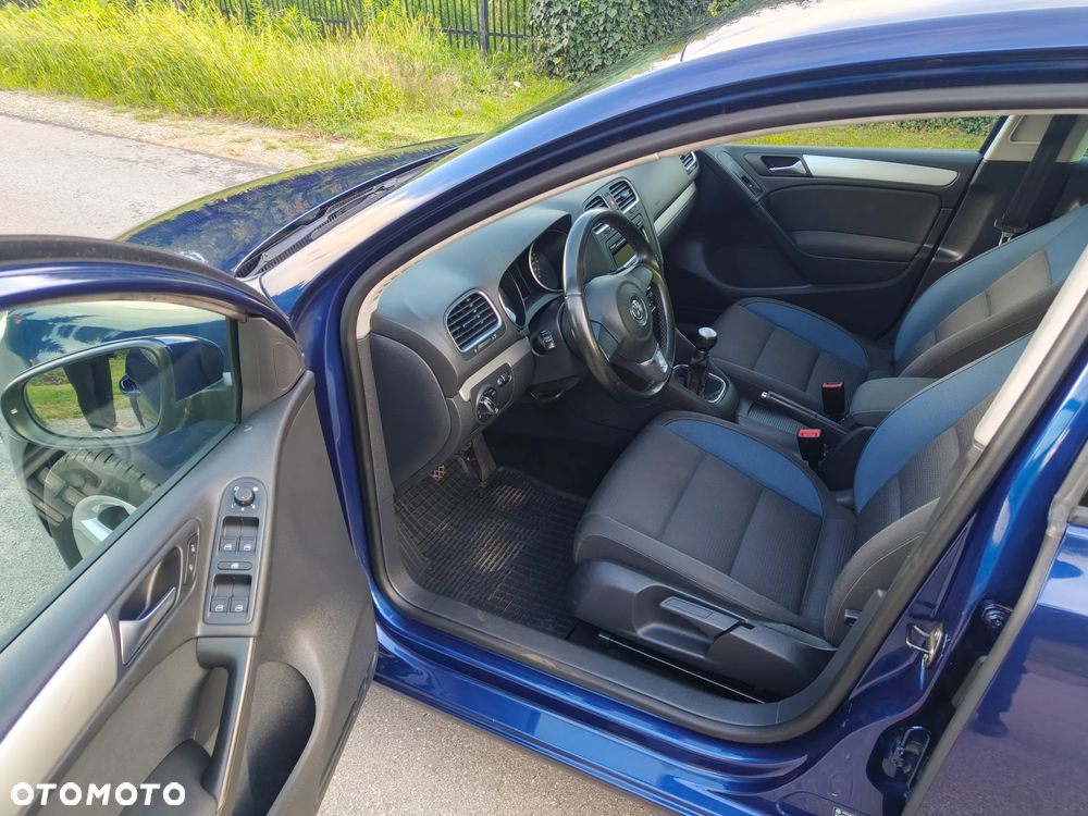 Volkswagen Golf 2010 photo 4