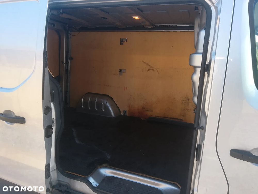 Renault Trafic - 16