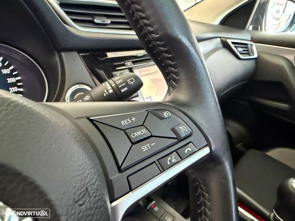 Nissan Qashqai 1.5 dCi N-Connecta 18 - 17