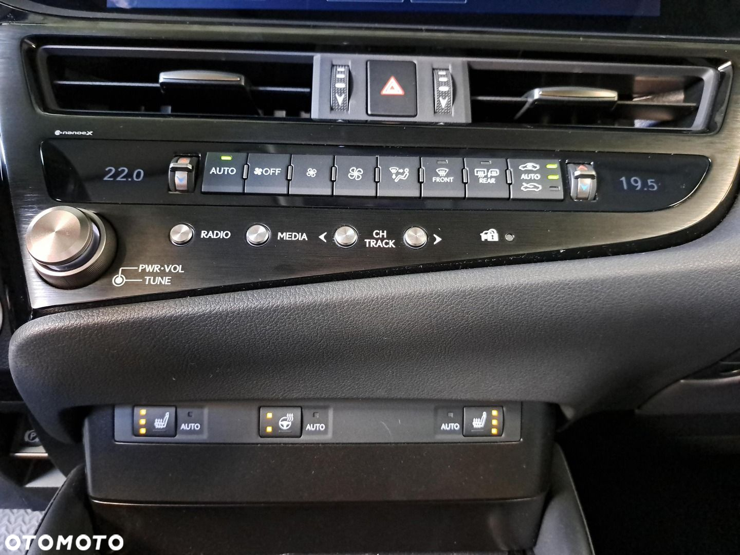 Lexus ES 300h Business Edition - 25