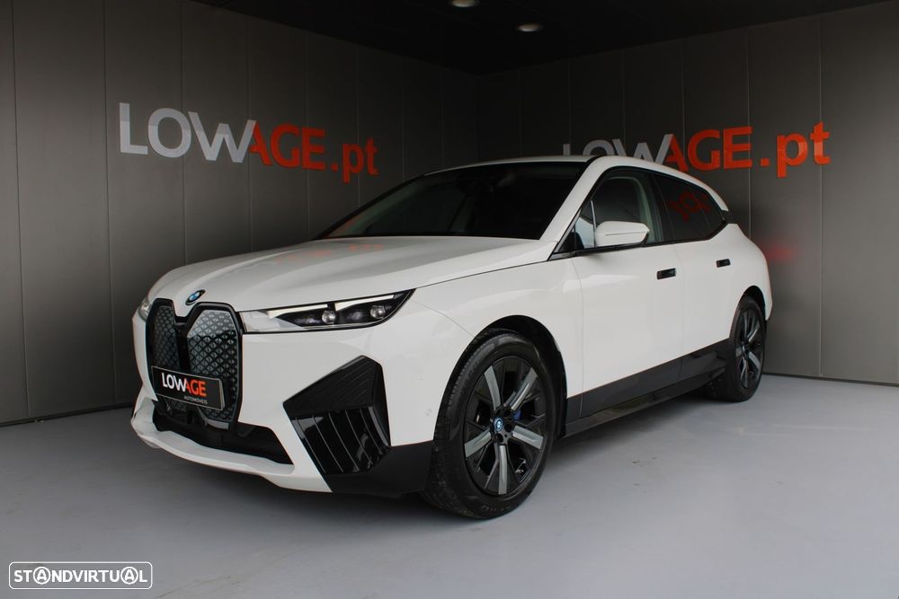 BMW iX xDrive 40 - 14