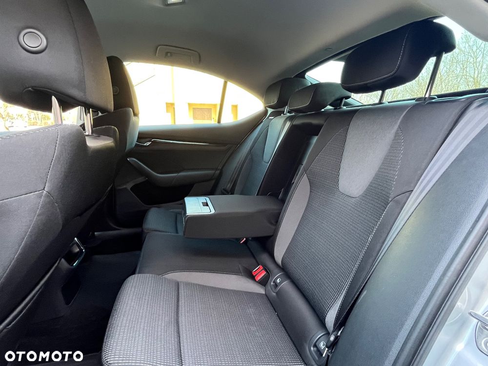 Skoda Octavia ver-1-5-tsi-act-ambition - 10